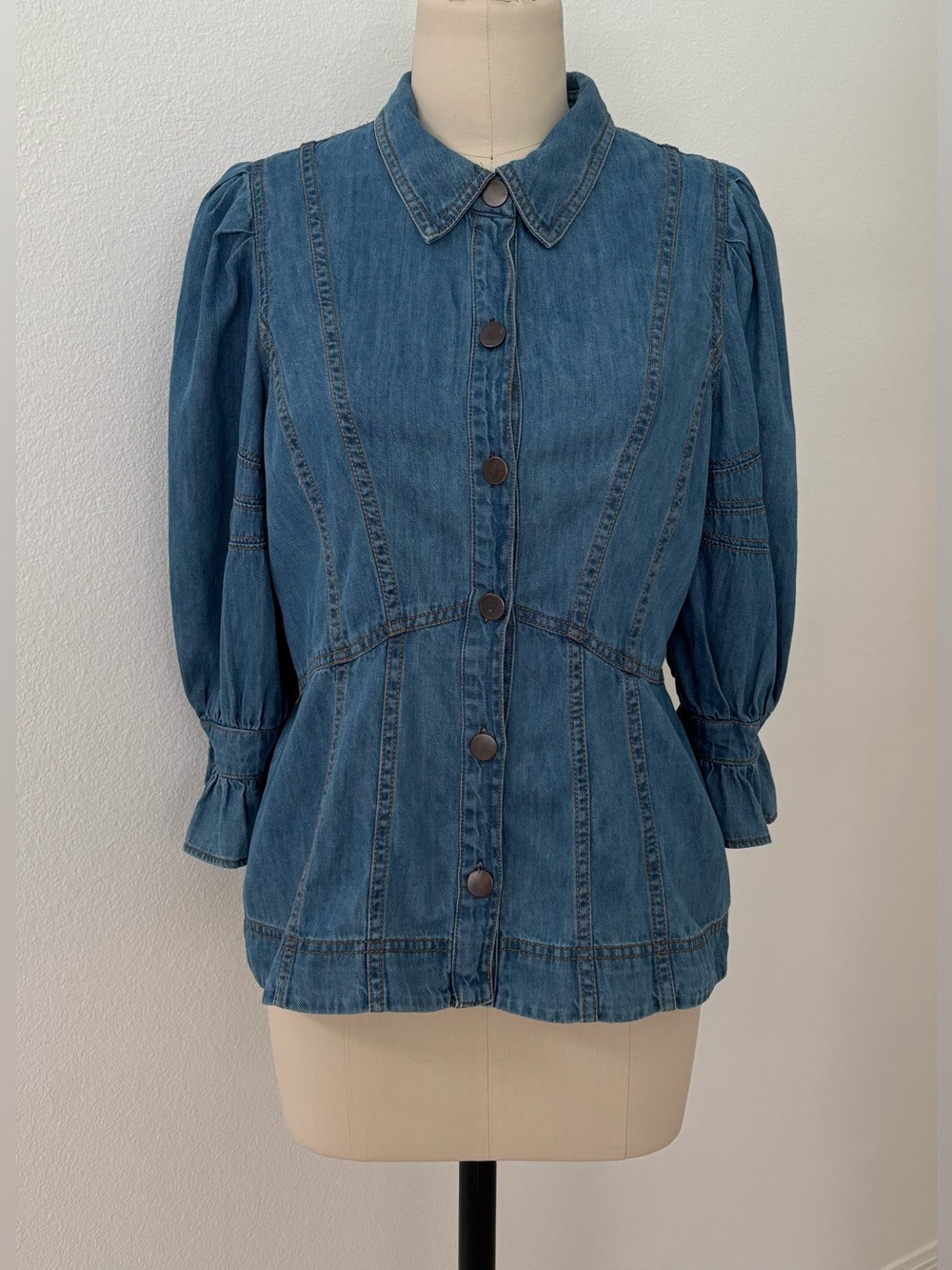 Anthropologie Puff-Sleeve Denim Buttondown Shirt NWT Cotton Indigo Wash Fitted M - Picture 2 of 10
